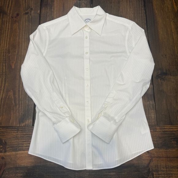 Brooks Brothers Tops - Brooks Brothers Fitted Stretch Classic White Pinstripe Button Down Women Size 4